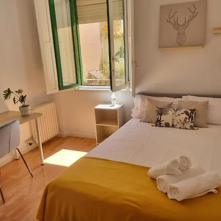 Un Rincon Con Vistas Al Parque Wifi Junto A Catedral By Apartamentos Logroño Extérieur photo